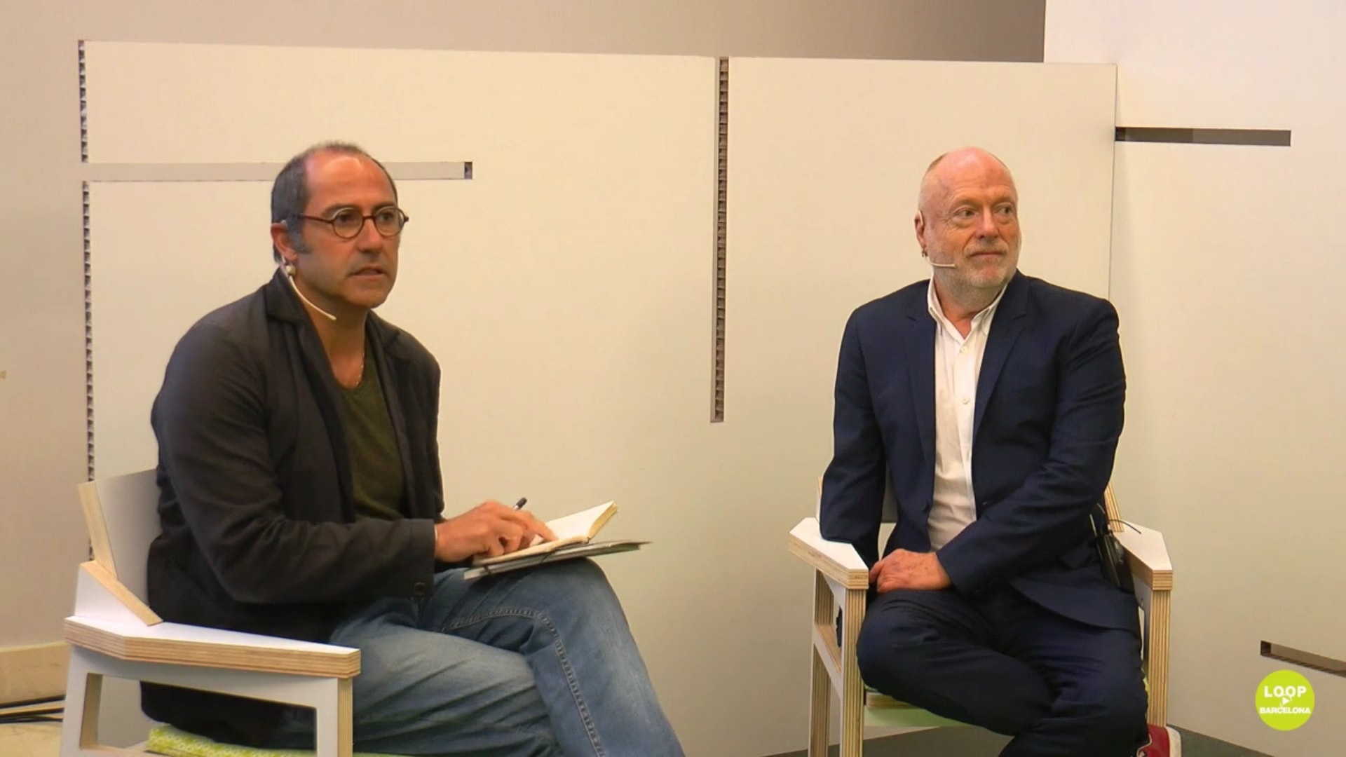 ‘Collecting Live: in Convesation with the Players’ (Carles Guerra in conversation with Han Nefkens)